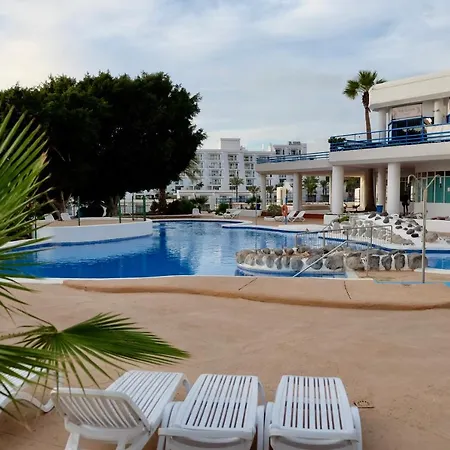 Pleasantly Studio With A Sea View And Pool, Paraiso Del Sur 611 Feriehus *